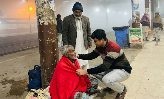 কনকনে শীতে আর্তমানবতার সেবায় উজ্জ্বল রাত্রি’র সাক্ষী হলেন উপজেলা নির্বাহী অফিসার।